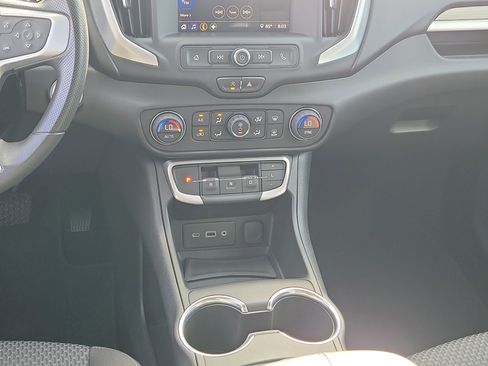 Used 2022 GMC Terrain SLE FWD image 19
