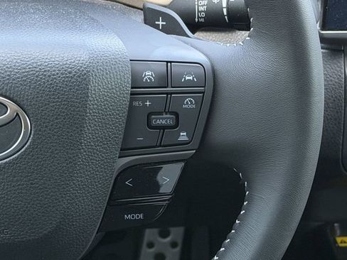 Used 2025 Toyota Camry SE w/ Convenience Package FWD image 15