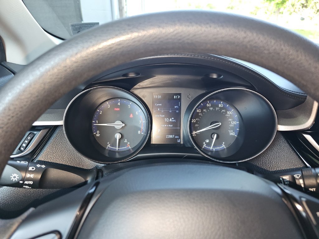 Used 2021 Toyota C-HR LE FWD image 19