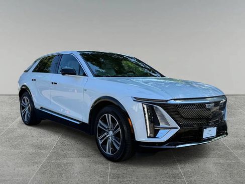 Used 2024 Cadillac Lyriq Luxury RWD image 9