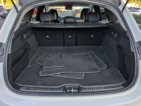 Used 2024 Mercedes-Benz GLC 300 4MATIC image 22