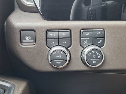 Used 2024 GMC Sierra 1500 SLT AWD/4WD image 24