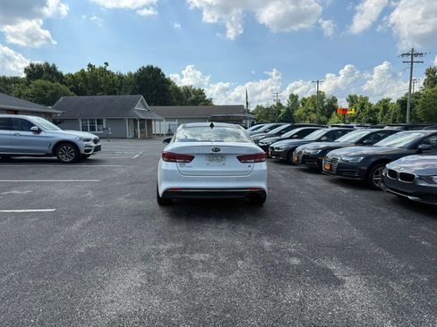 Used 2018 Kia Optima S w/ Panoramic Sunroof Package FWD image 4
