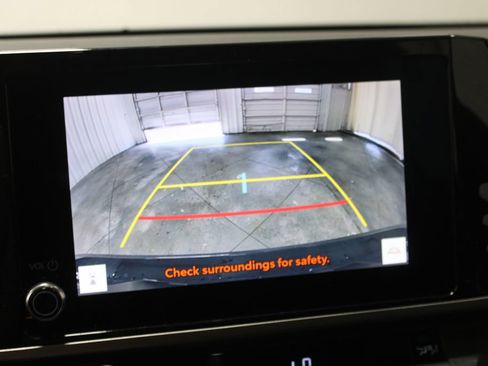 Used 2025 Toyota Camry SE FWD image 43