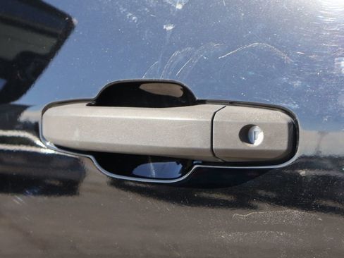 Used 2022 Chevrolet Silverado 2500 Custom w/ Custom Value Package image 19