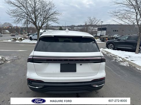 Used 2026 Lincoln Nautilus Premier image 6