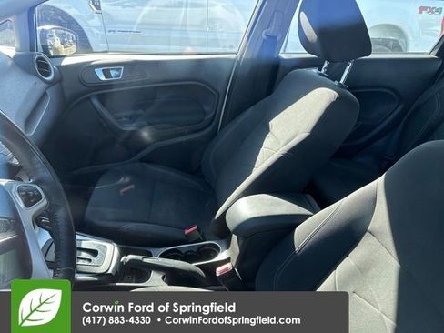 Used 2015 Ford Fiesta SE image 7