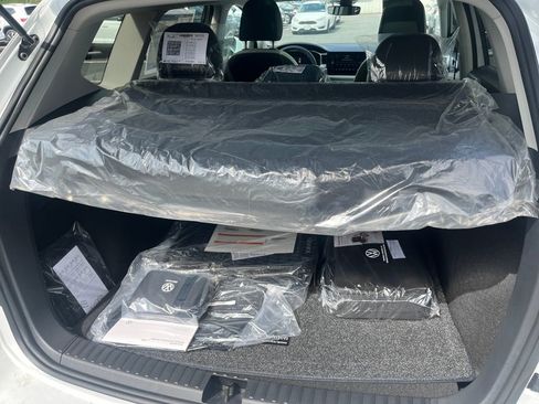 New 2025 Volkswagen Taos SE image 20