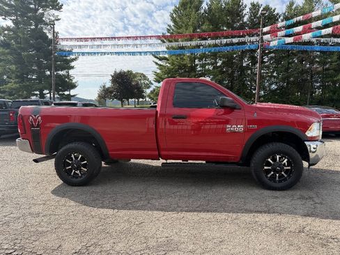 Used 2014 RAM 2500 Tradesman w/ Chrome Appearance Group AWD/4WD image 4