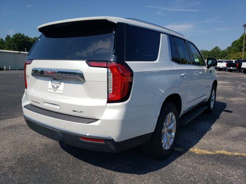 Used 2023 GMC Yukon SLT w/ SLT Premium Package RWD image 3