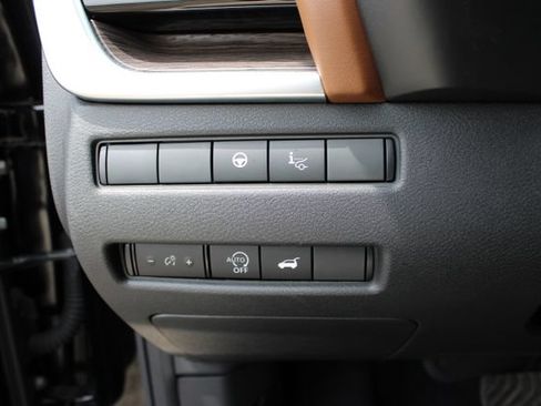 Used 2024 Nissan Rogue Platinum w/ Platinum Premium Package AWD/4WD image 14