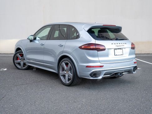 Used 2016 Porsche Cayenne GTS image 3