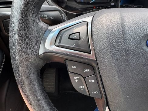 Used 2022 Ford Edge Titanium AWD/4WD image 16