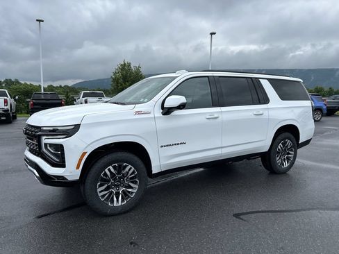 New 2026 Chevrolet Suburban Z71 w/ Comfort Package AWD/4WD image 3