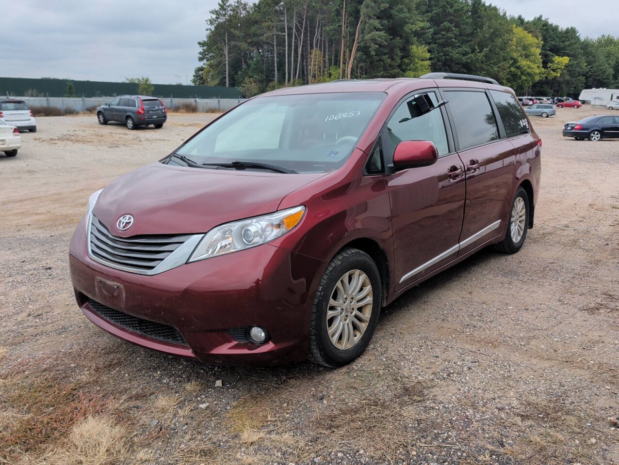 Used 2011 Toyota Sienna XLE w/ Entertainment Pkg FWD image 1