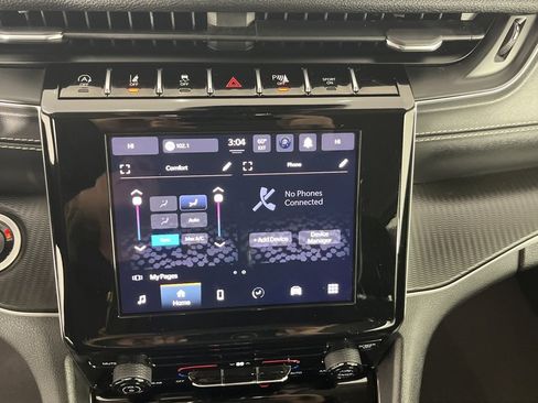 Used 2023 Jeep Grand Cherokee Laredo image 18