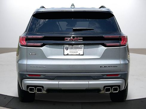 Used 2025 GMC Acadia Elevation w/ Elevation Premium Package FWD image 7