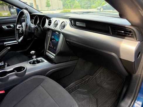 Used 2022 Ford Mustang GT RWD image 24
