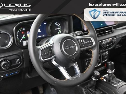 Used 2024 Jeep Wrangler Unlimited Sahara w/ Technology Group AWD/4WD image 20