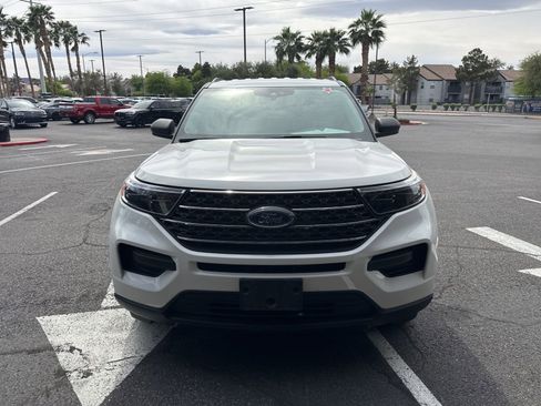 Used 2022 Ford Explorer XLT w/ Class IV Trailer Tow Package image 2
