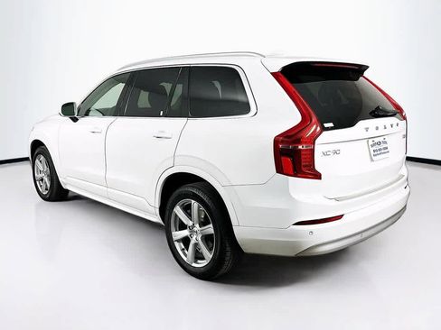 Used 2022 Volvo XC90 T6 Momentum w/ Protection Package Premier AWD/4WD image 4