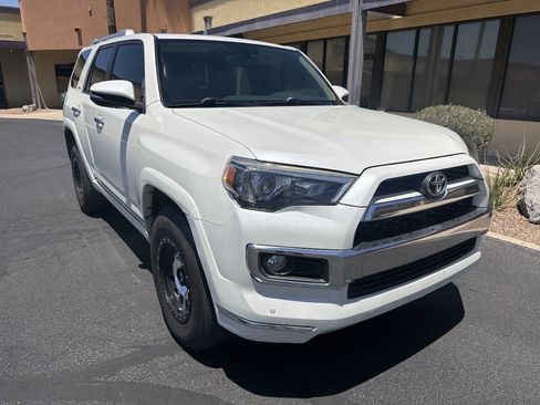 Used 2015 Toyota 4Runner Limited AWD/4WD image 10