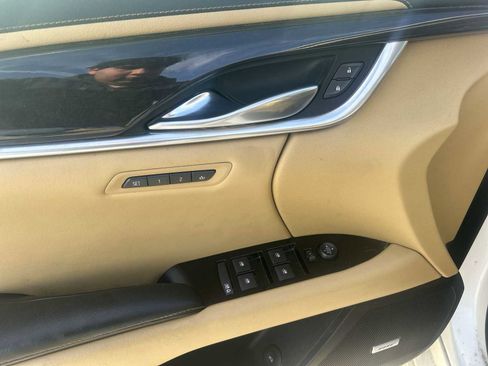 Used 2013 Cadillac XTS Luxury image 24