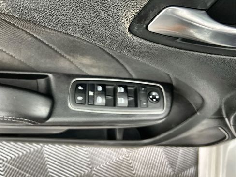 Used 2019 Dodge Charger R/T w/ Blacktop Package image 15