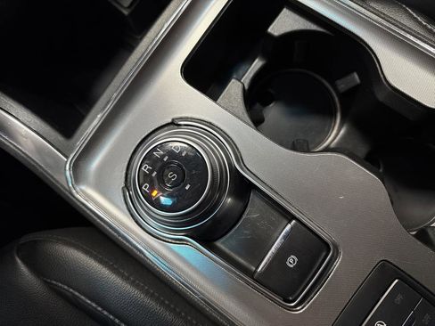 Used 2024 Ford Edge Titanium image 21