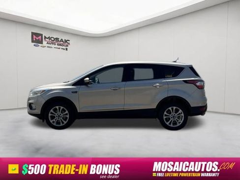 Used 2017 Ford Escape SE FWD image 4