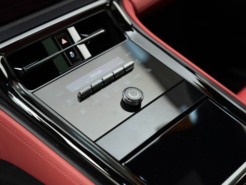 Certified 2026 Porsche Panamera image 26