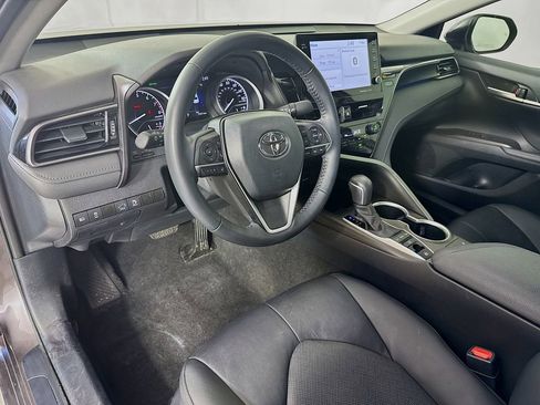 Used 2023 Toyota Camry XLE image 9