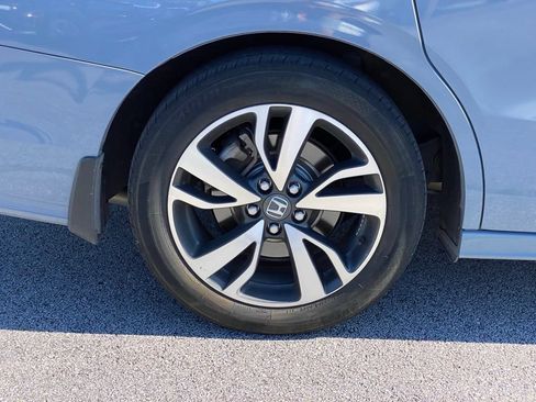 Used 2024 Honda Odyssey Touring image 9