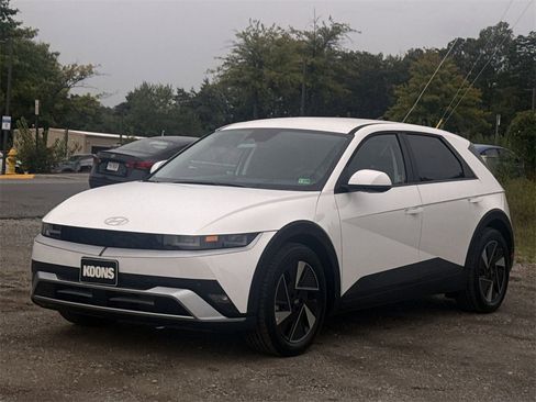 New 2025 Hyundai Ioniq 5 SE image 1
