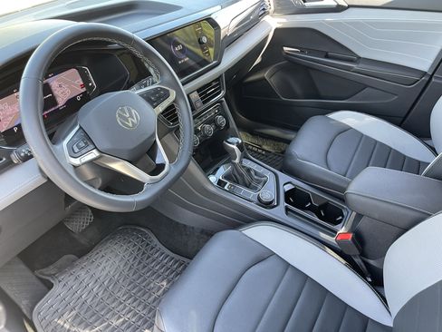 Used 2024 Volkswagen Taos SEL AWD/4WD image 19