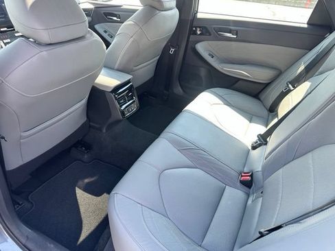 Used 2019 Toyota Avalon Limited FWD image 21
