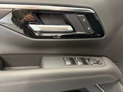 New 2026 Chevrolet Suburban LS image 14