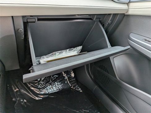 New 2026 Volkswagen Taos SE image 23