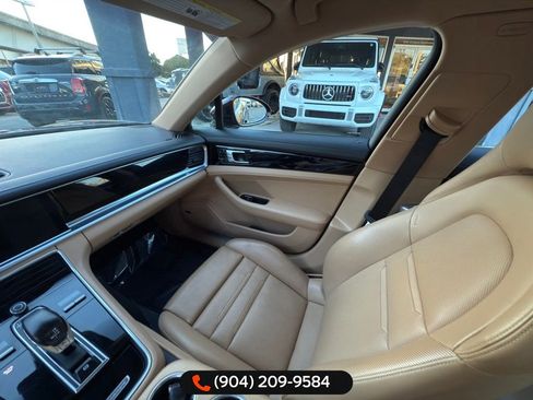 Used 2020 Porsche Panamera 4 image 28
