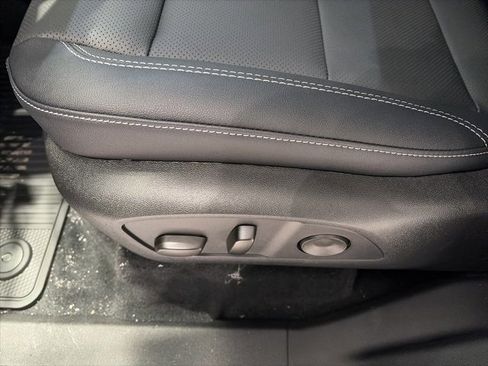 New 2026 Chevrolet Traverse LT image 10