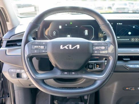 Certified 2024 Kia EV9 Wind AWD/4WD image 17