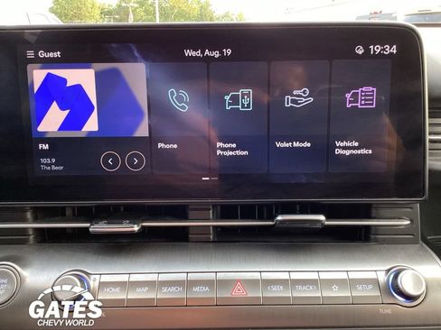 Used 2025 Hyundai Kona SEL FWD image 3