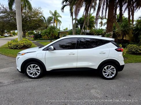 Used 2022 Chevrolet Bolt EUV LT w/ Driver Confidence Package image 16