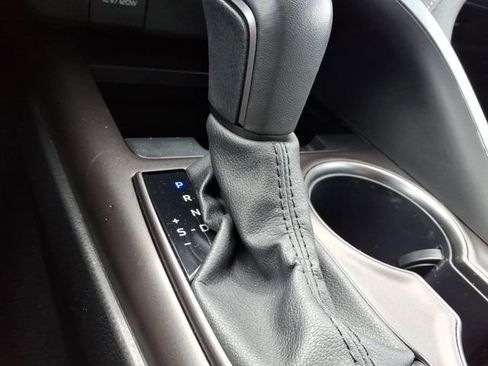 Used 2024 Toyota Camry SE FWD image 21