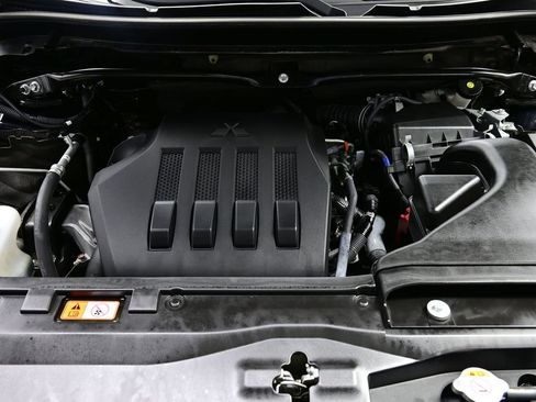 Used 2024 Mitsubishi Eclipse Cross LE image 21