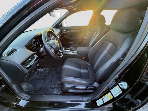 Used 2025 Honda Civic Sport image 18