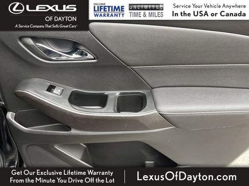 Used 2023 Chevrolet Traverse Premier image 35