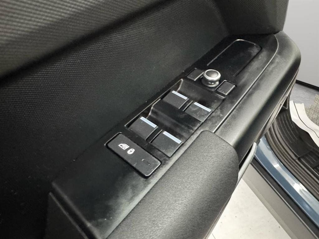 Used 2020 Land Rover Defender 110 S AWD/4WD image 12