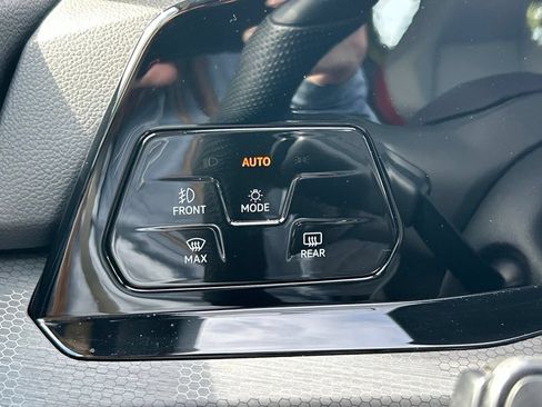 Used 2022 Volkswagen GTI Autobahn FWD image 31