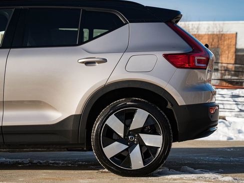 Certified 2023 Volvo XC40 Recharge Ultimate image 4